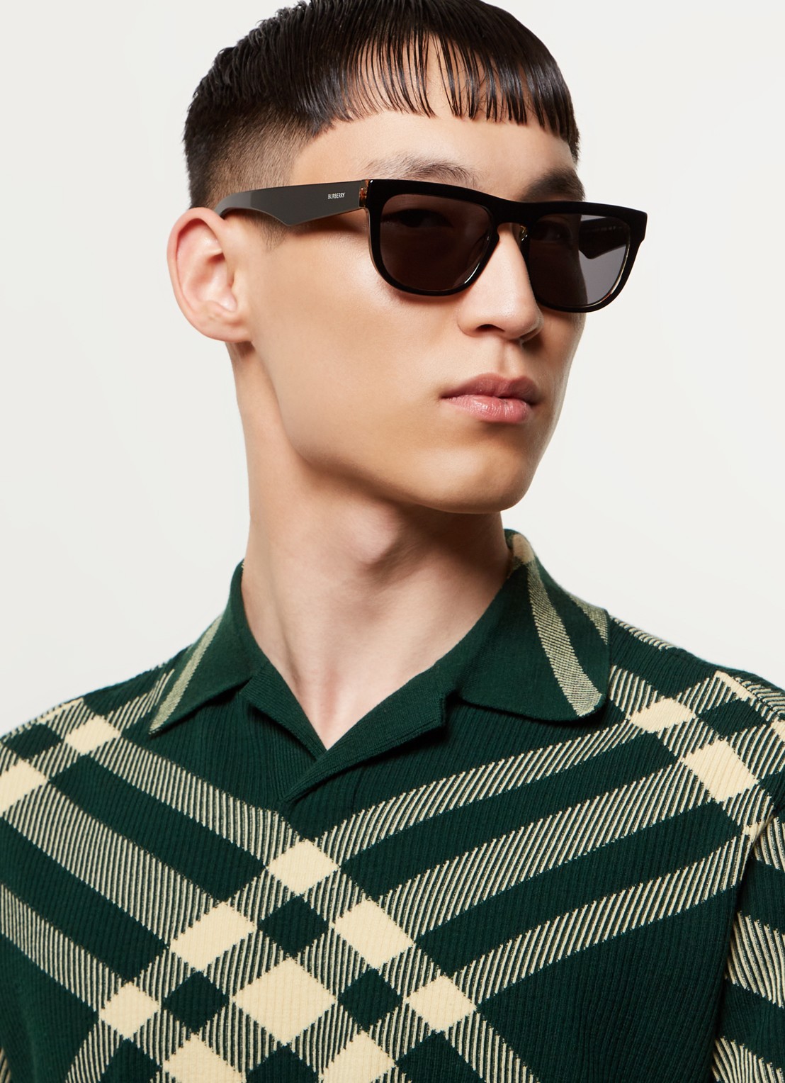 Burberry Zonnebril gepolariseerd BE4431U - voorkant 5 zwart