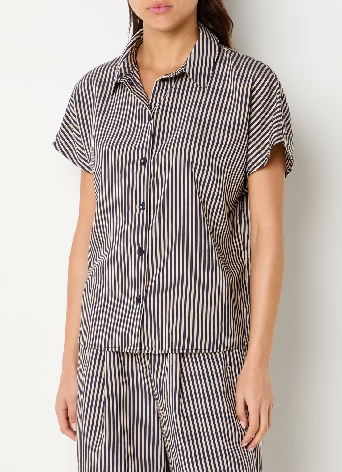 by-bar Barley blouse van satijn met streepprint - detail 3 zand