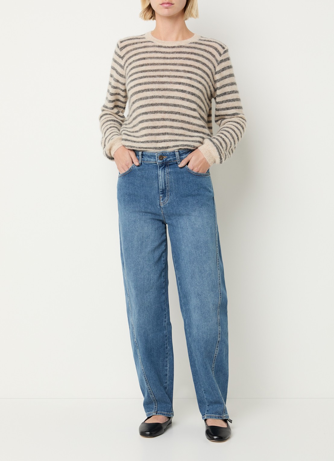 by-bar Begum high waist loose fit jeans met medium wassing - voorkant 3 indigo