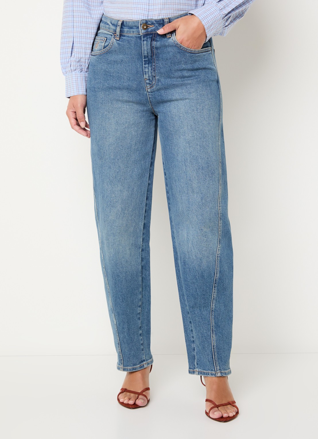 by-bar Begum high waist tapered jeans met medium wassing - detail 2 indigo