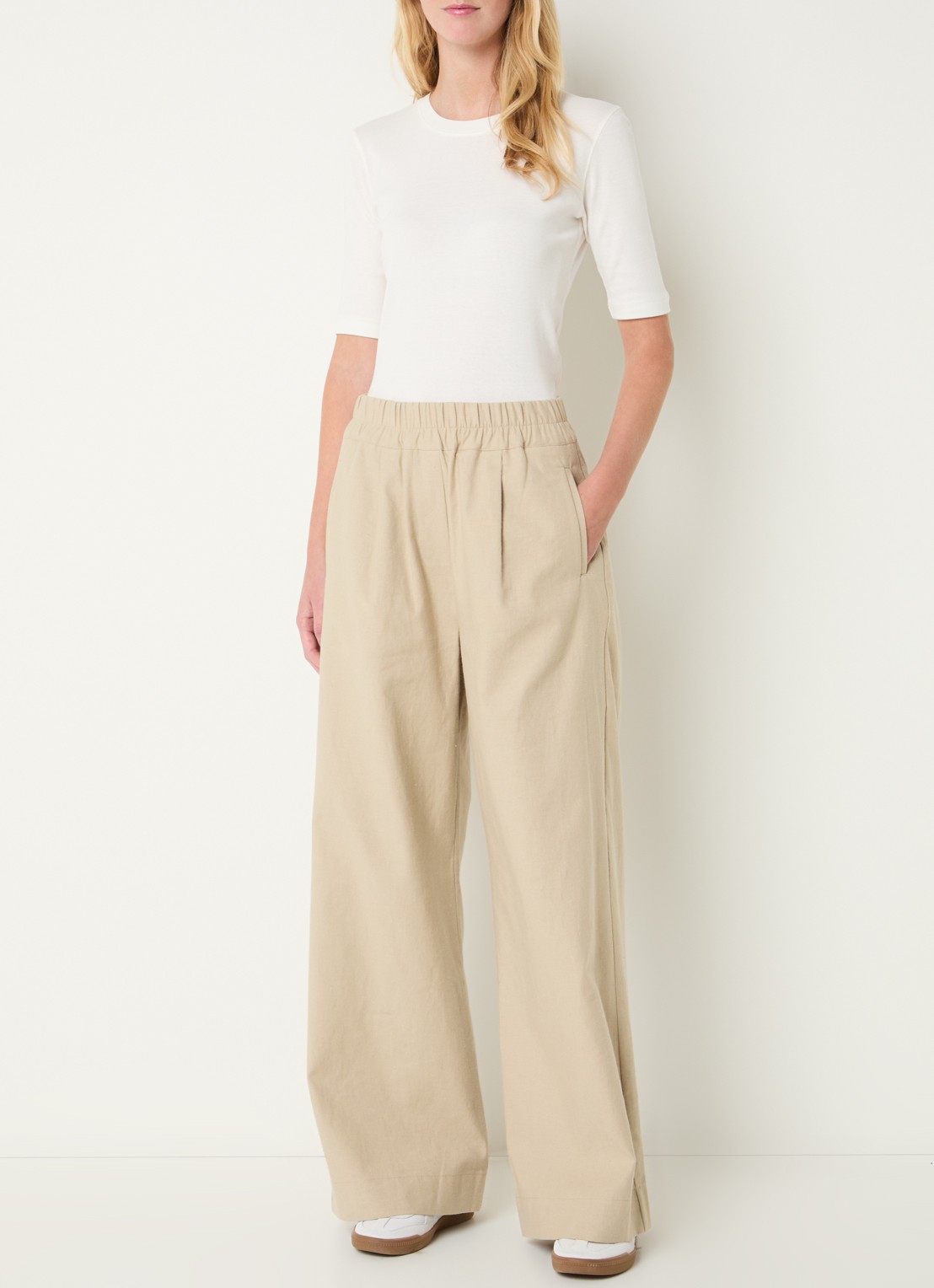 by-bar Benji high waist wide fit broek in linnenblend met steekzakken - voorkant 3 beige