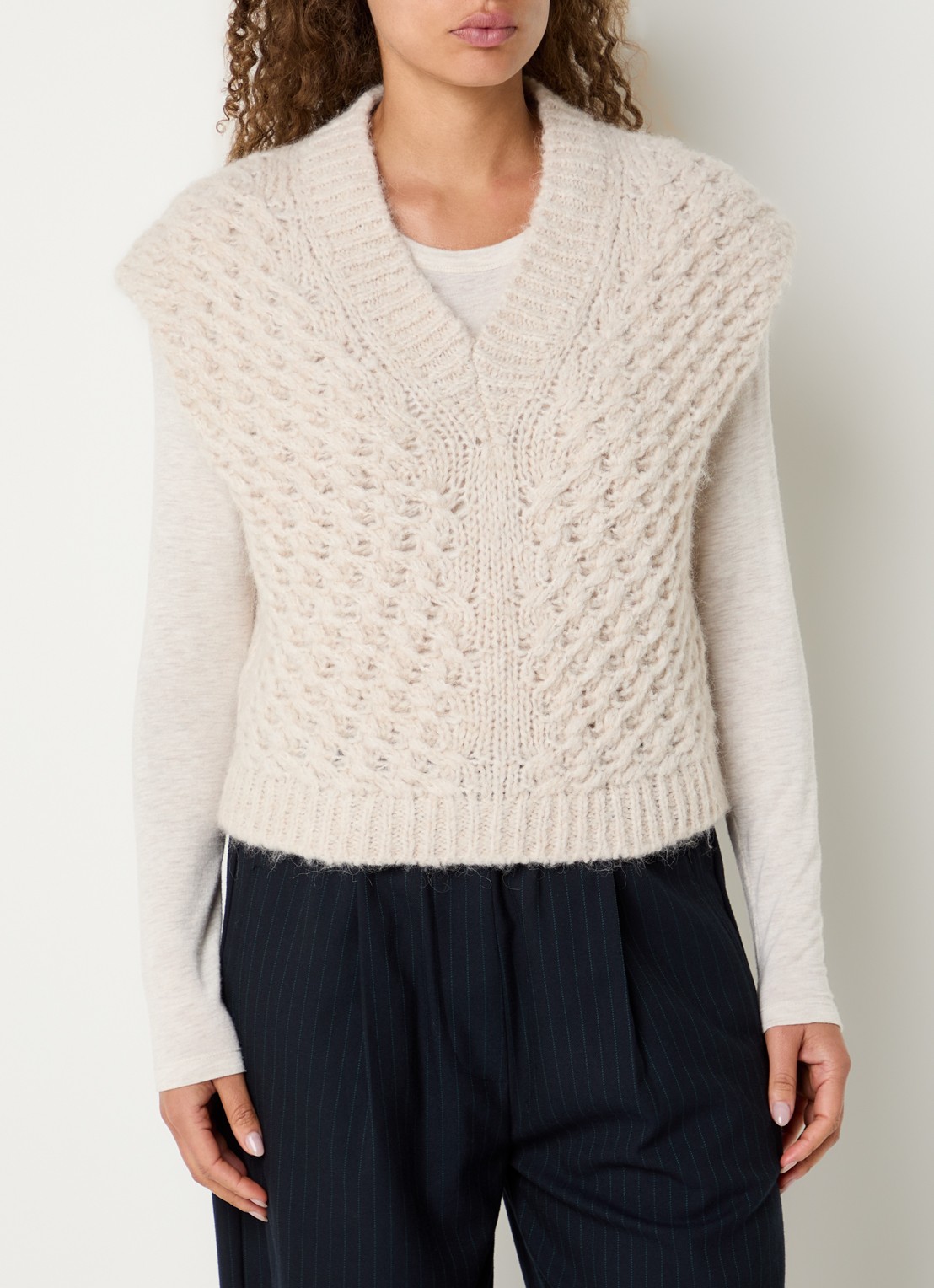 by-bar Blake grofgebreide spencer in alpaca wolblend - detail 4 creme