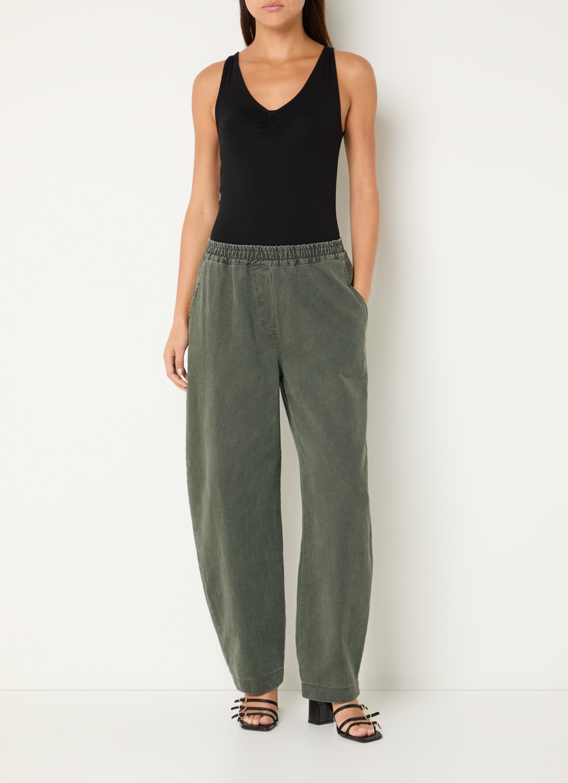 by-bar Davi high waist wide fit broek met steekzakken - voorkant 4 bronsgroen