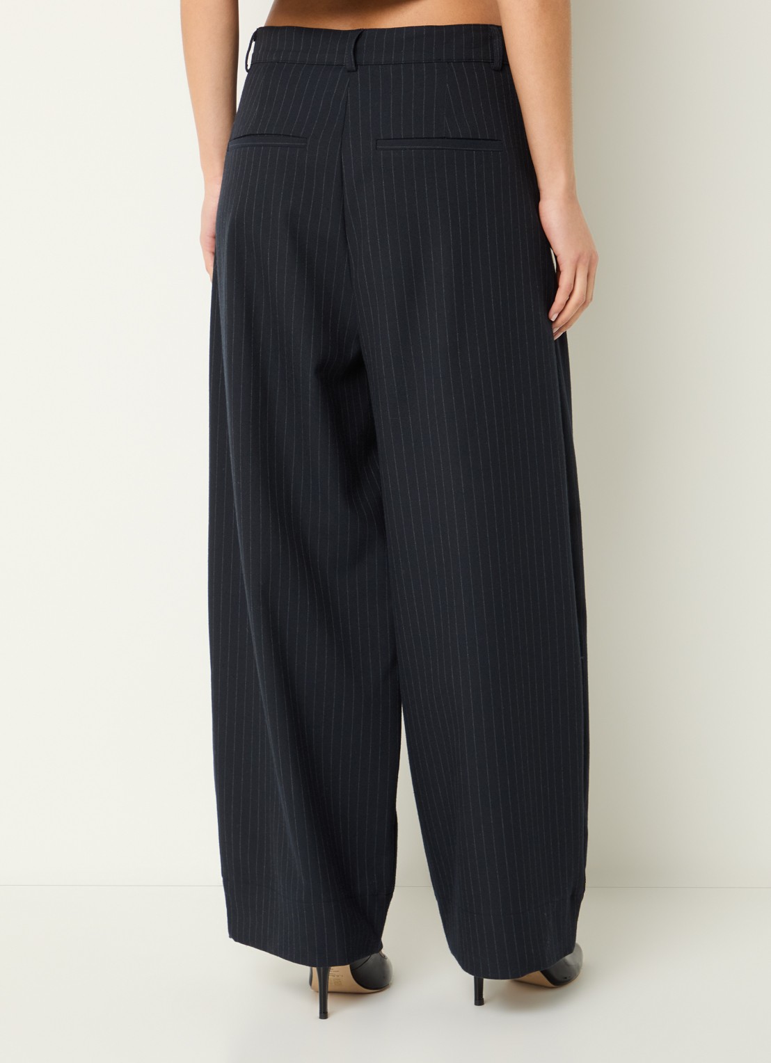by-bar Frida high waist wide fit pantalon met krijtstreep  - achterkant donkerblauw