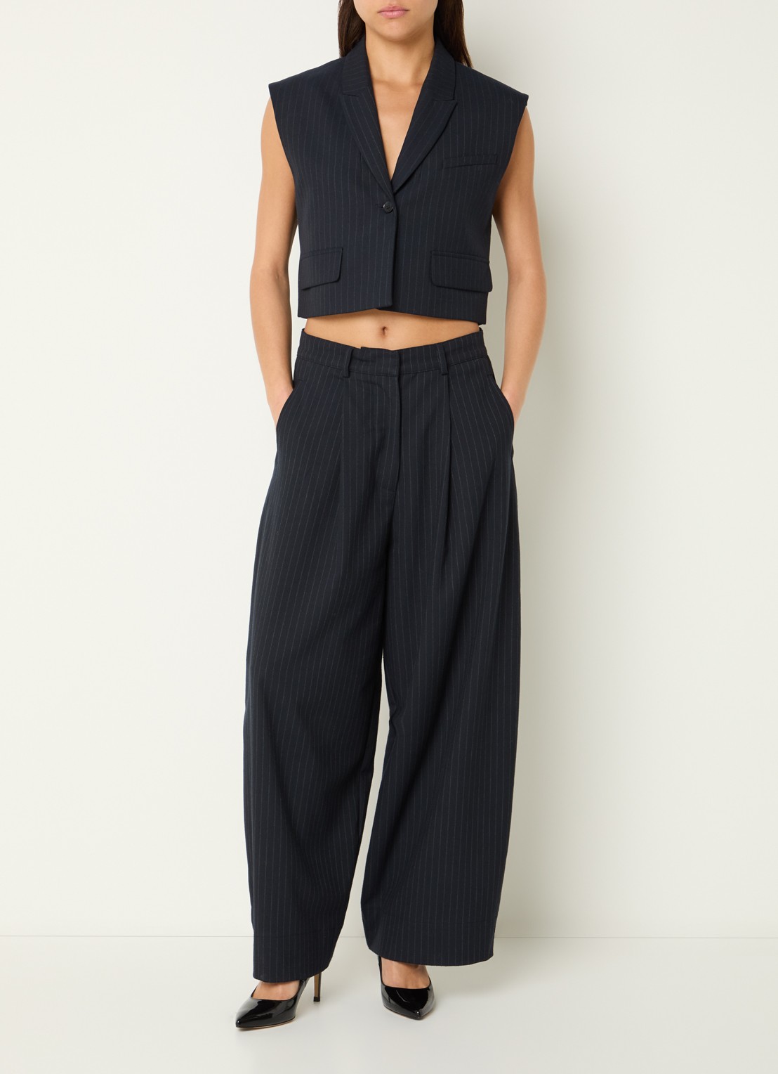 by-bar Frida high waist wide fit pantalon met krijtstreep  - voorkant 3 donkerblauw