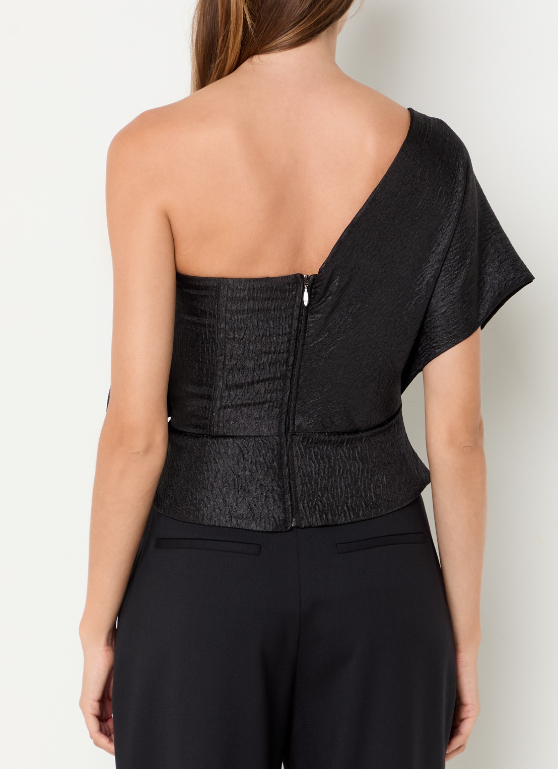 by-bar Jula on shoulder top met geknoopt detail en structuur - achterkant 4 zwart