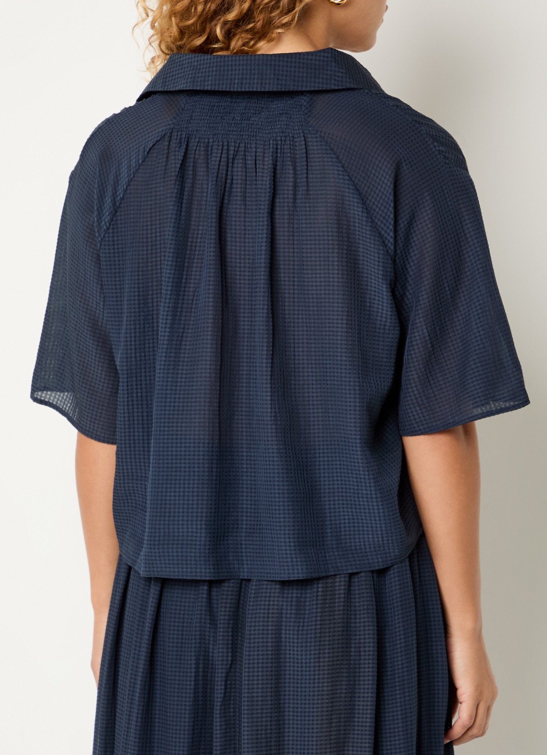 by-bar Kick semi-transparante blouse met structuur - achterkant 4 donkerblauw