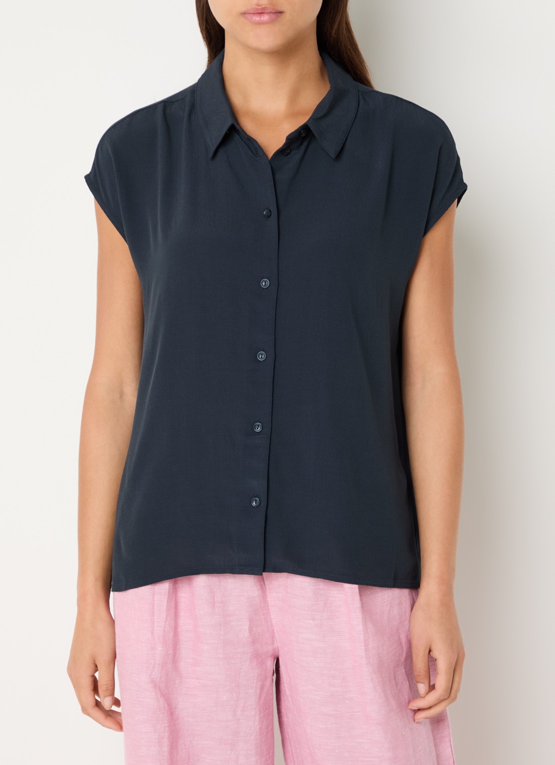 by-bar Kiek mouwloze blouse - detail 2 grijs