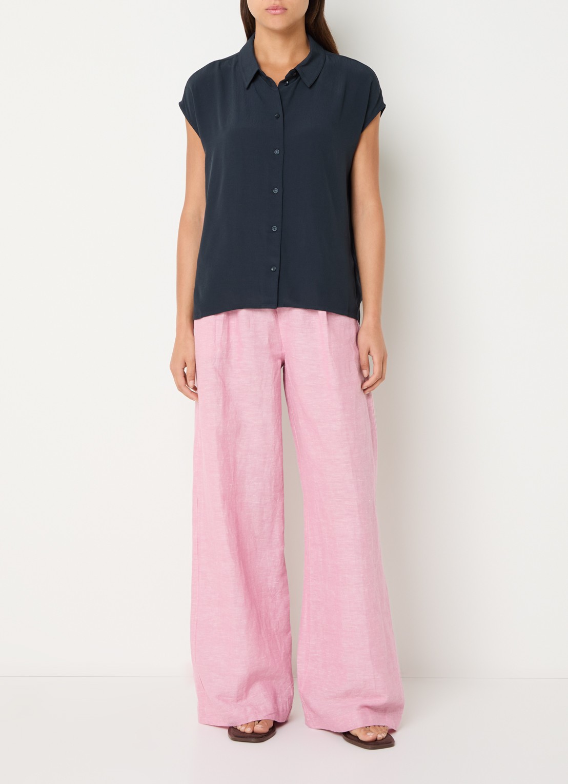by-bar Kiek mouwloze blouse - voorkant 4 grijs