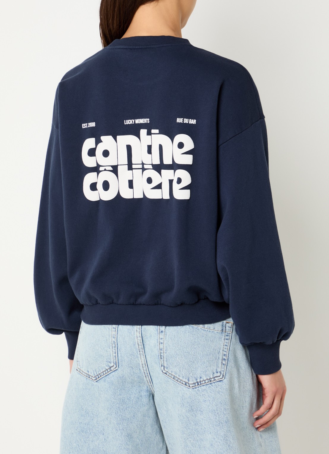 by-bar Lili sweater met front- en backprint - detail donkerblauw