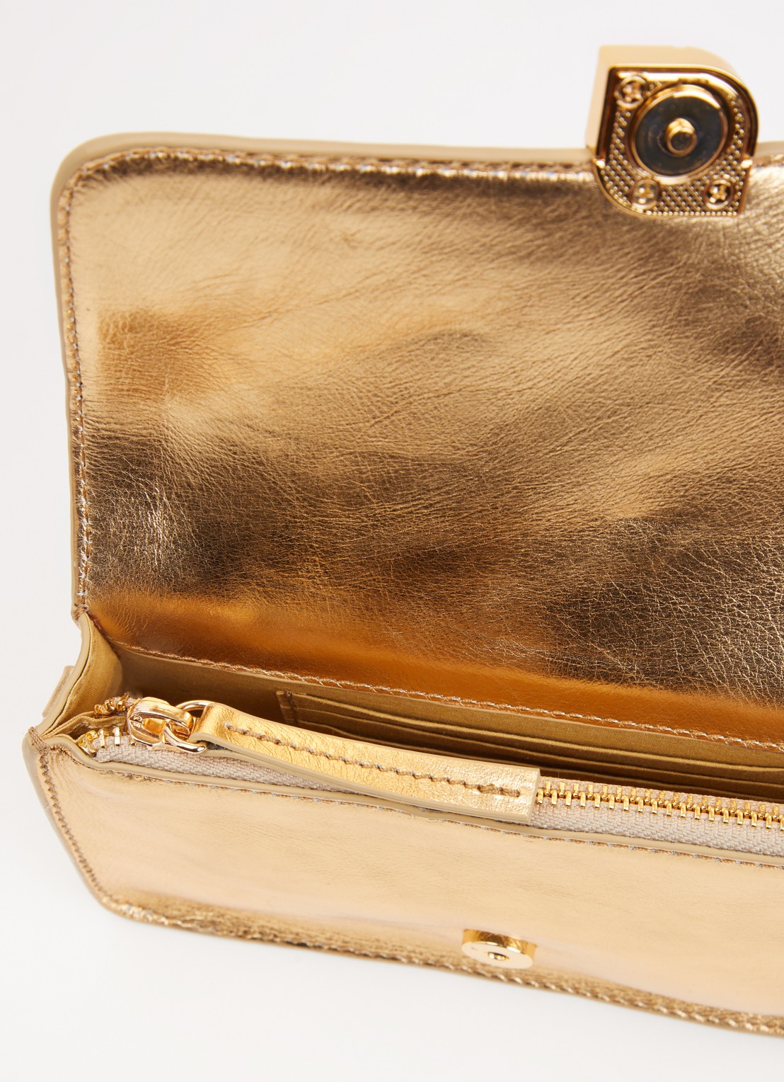 by-bar Loua crossbodytas met metallic finish - detail goud