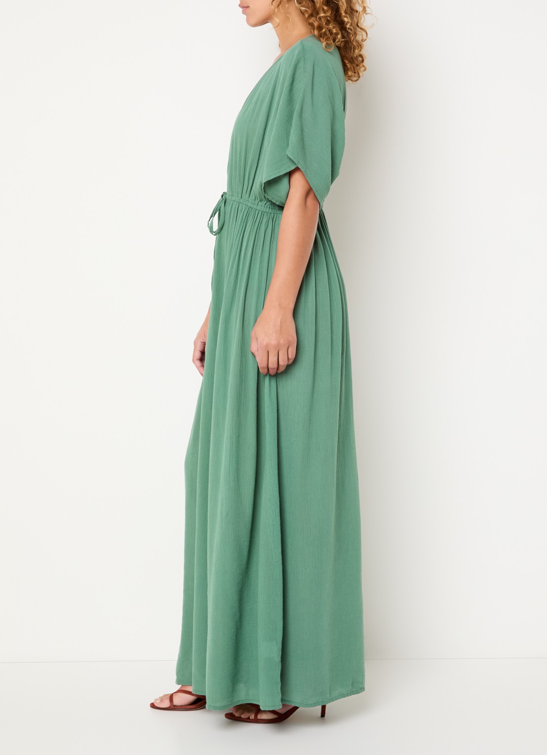 by-bar Maxi jurk met strikceintuur en V-hals - voorkant 2 groen