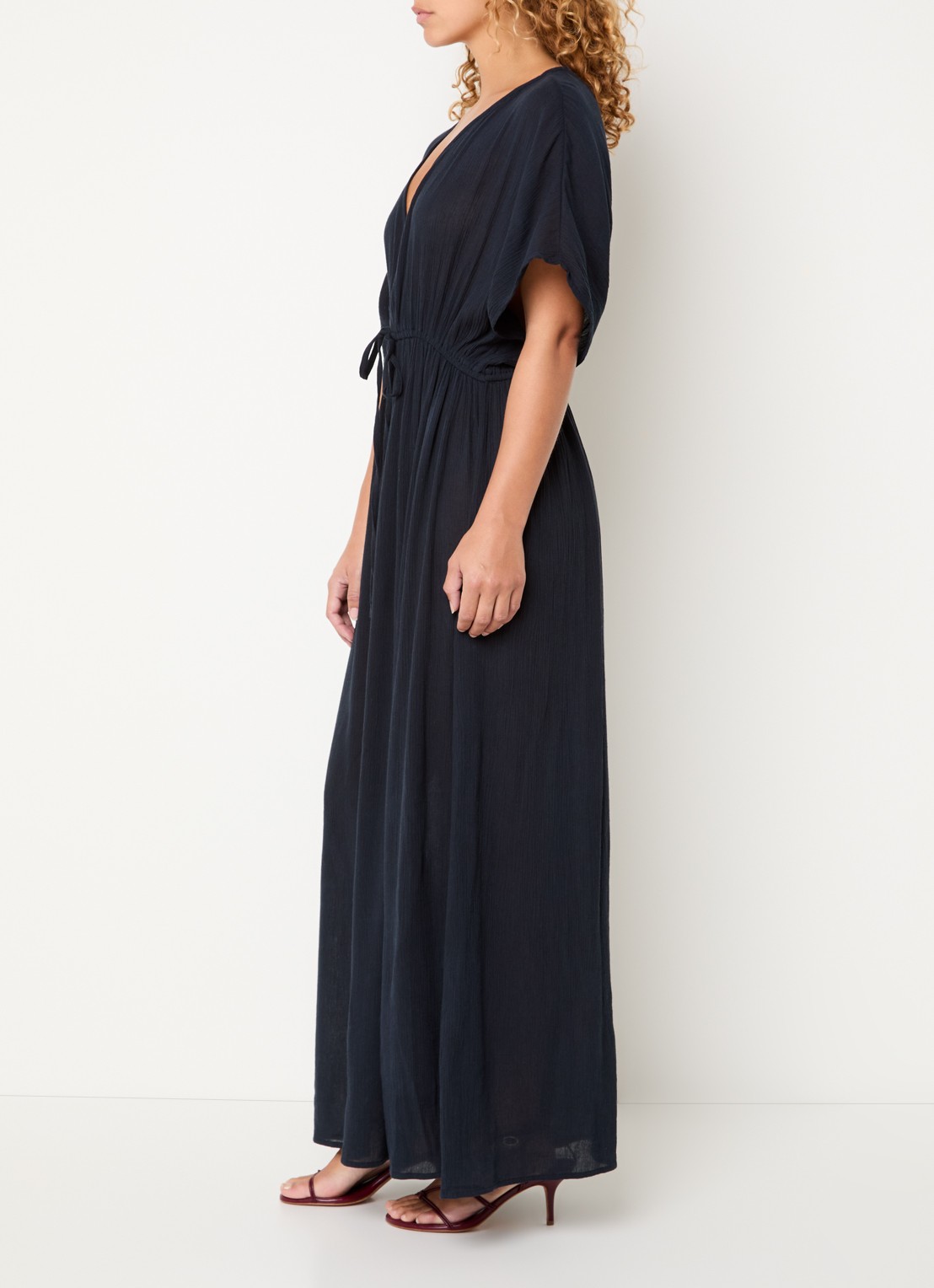 by-bar Maxi jurk met strikceintuur en V-hals - voorkant 4 donkerblauw