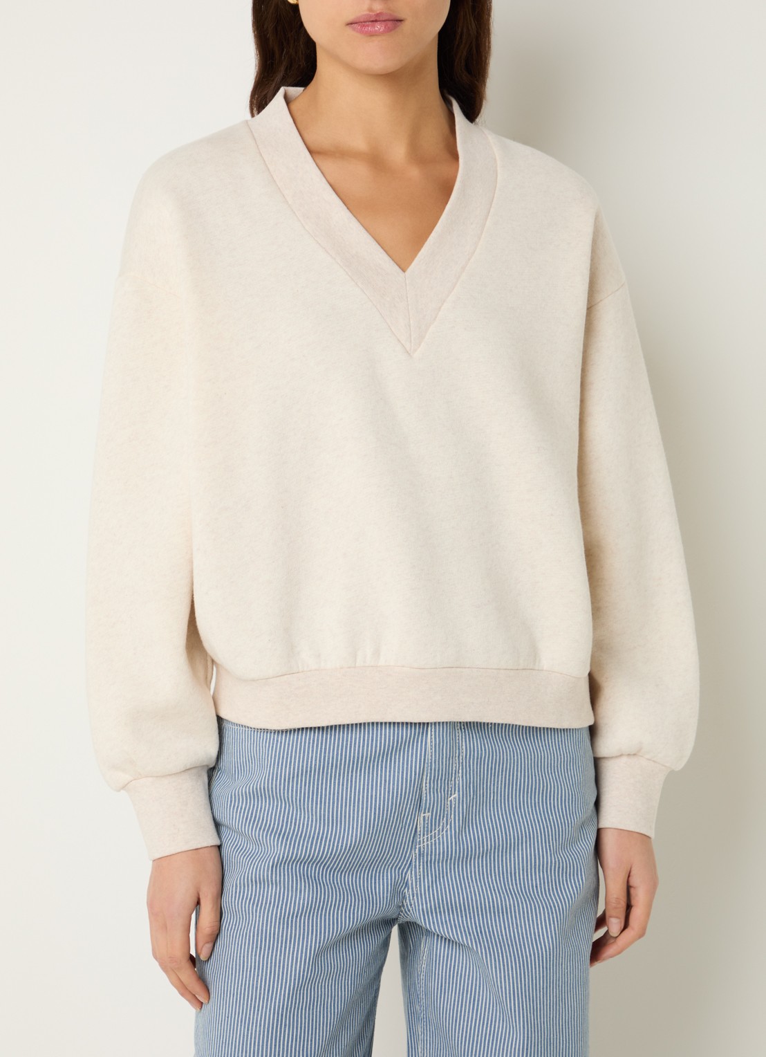 by-bar Momo sweater met V-hals - detail creme