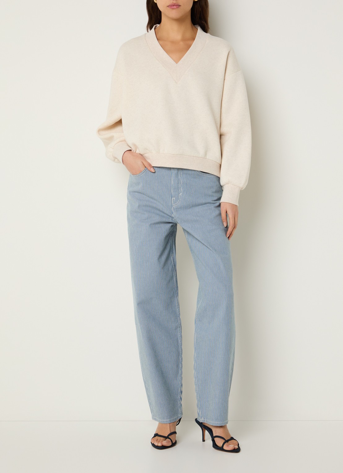 by-bar Momo sweater met V-hals - voorkant 4 creme