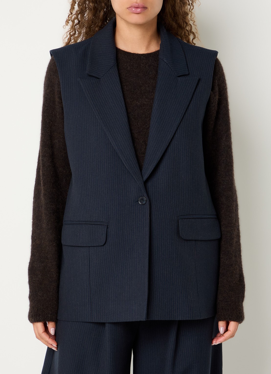 by-bar Nes gilet met klepzakken - detail 2 donkerblauw