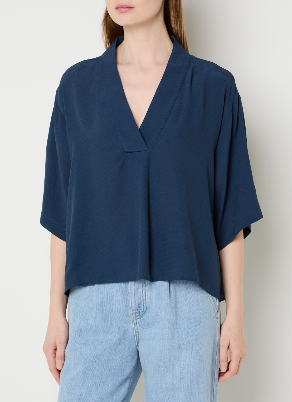 by-bar Owen tuniek met V-hals - detail 2 donkerblauw