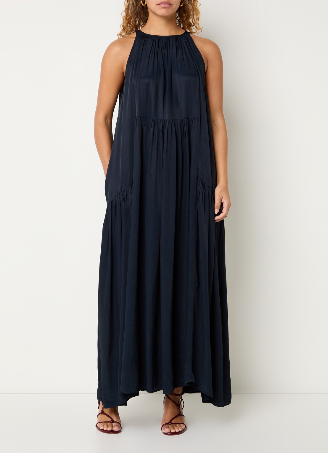 by-bar Peggy maxi jurk met steekzakken - detail 2 donkerblauw