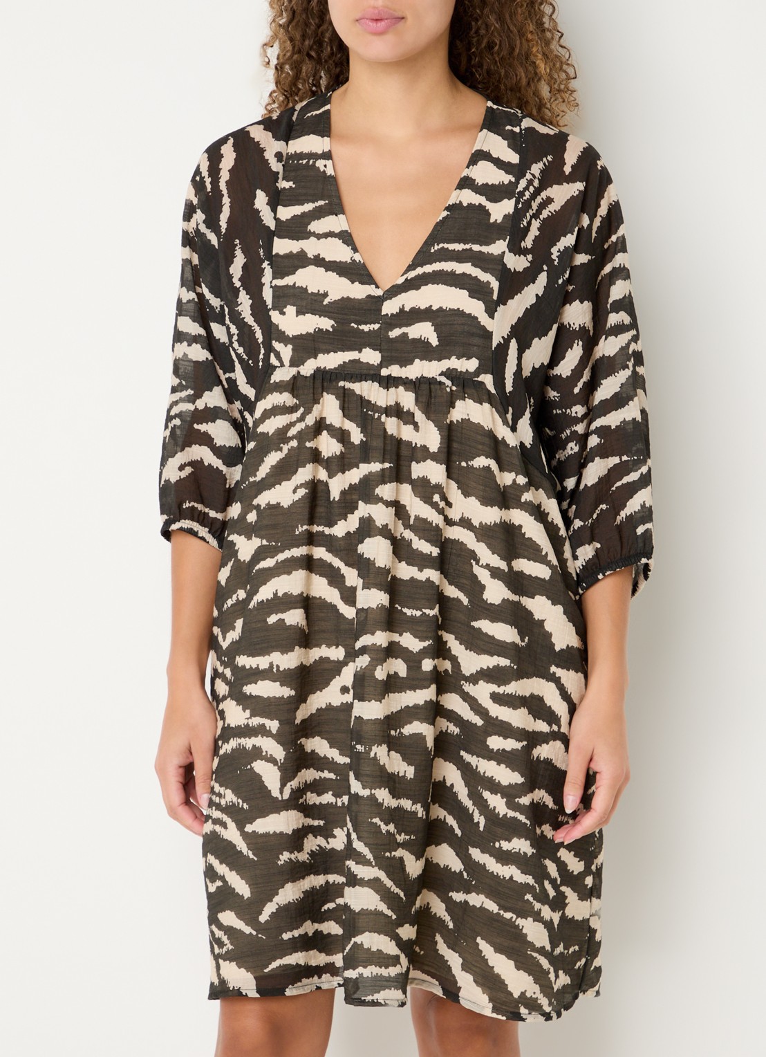 by-bar Philou mini jurk met zebraprint en ballonmouw - detail 3 bronsgroen