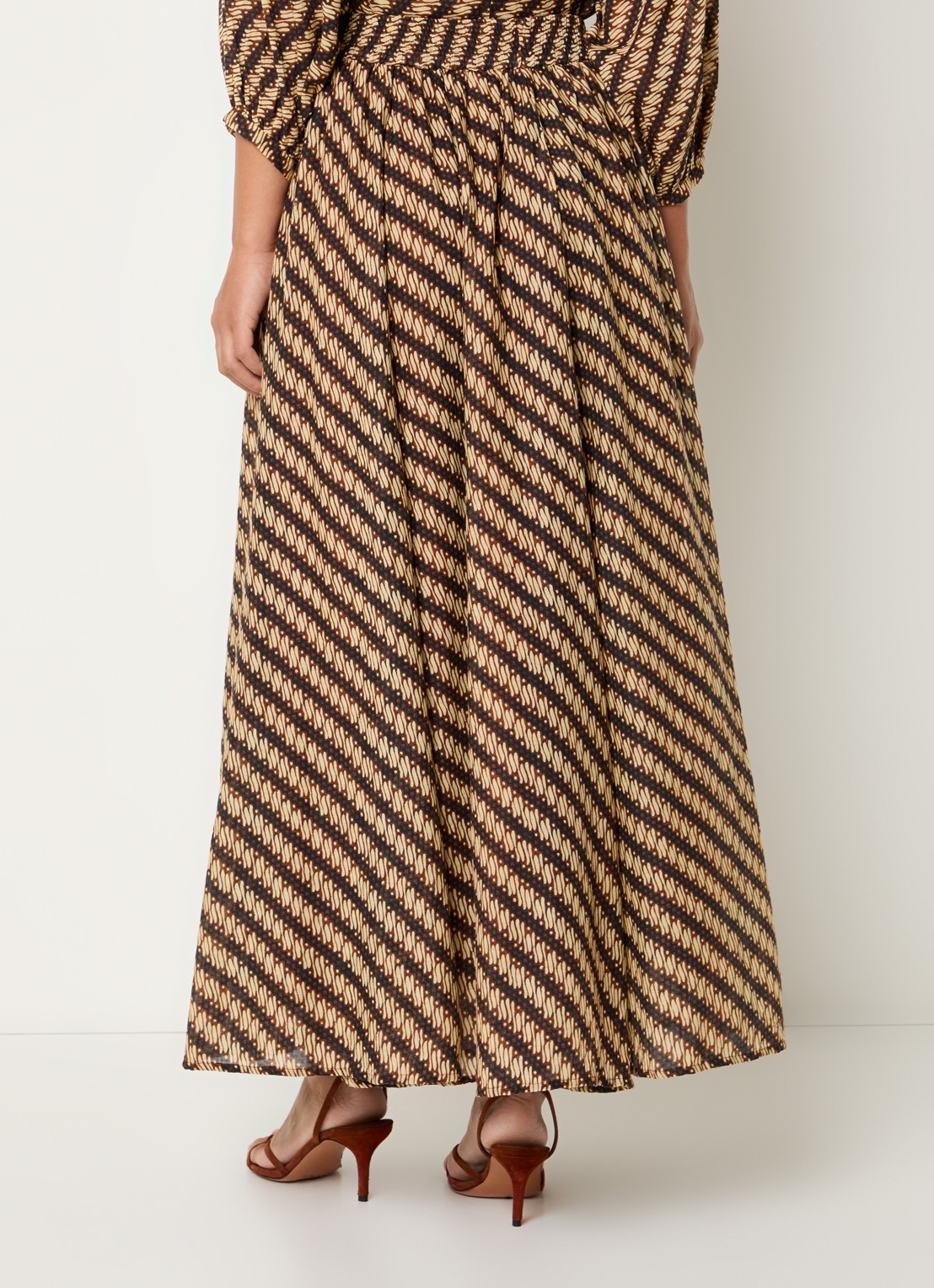 by-bar Ruby midi rok met print - achterkant 4 bruin