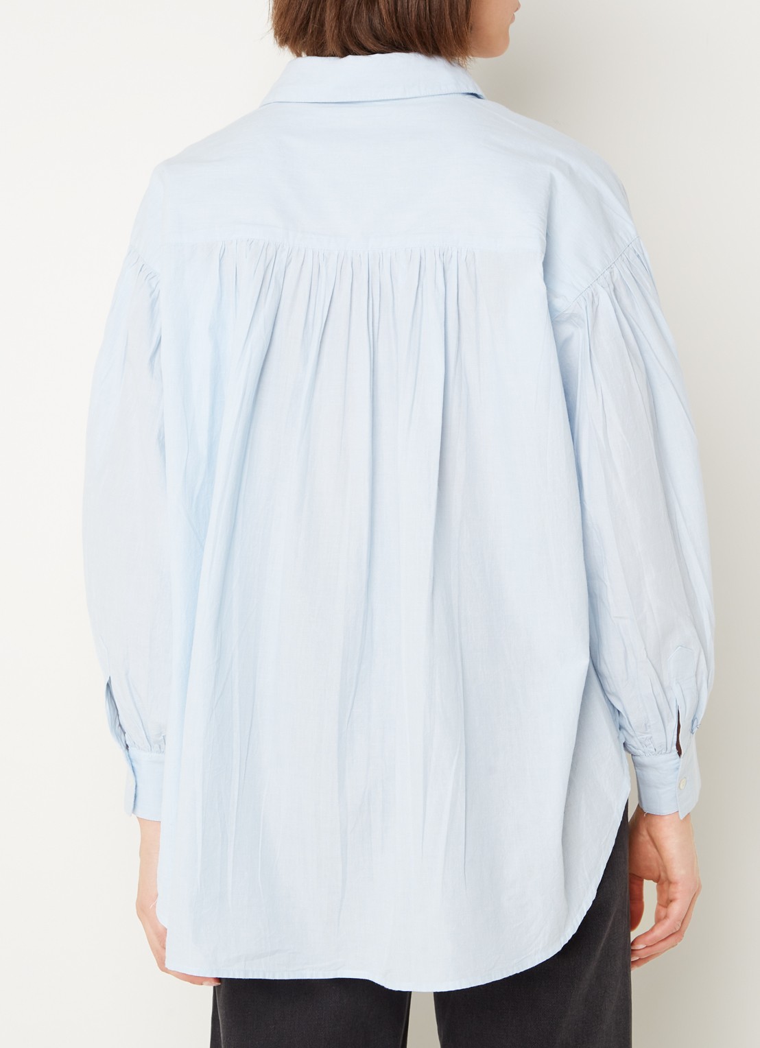 by-bar Sarah oversized blouse met pofmouw - achterkant 3 lichtblauw