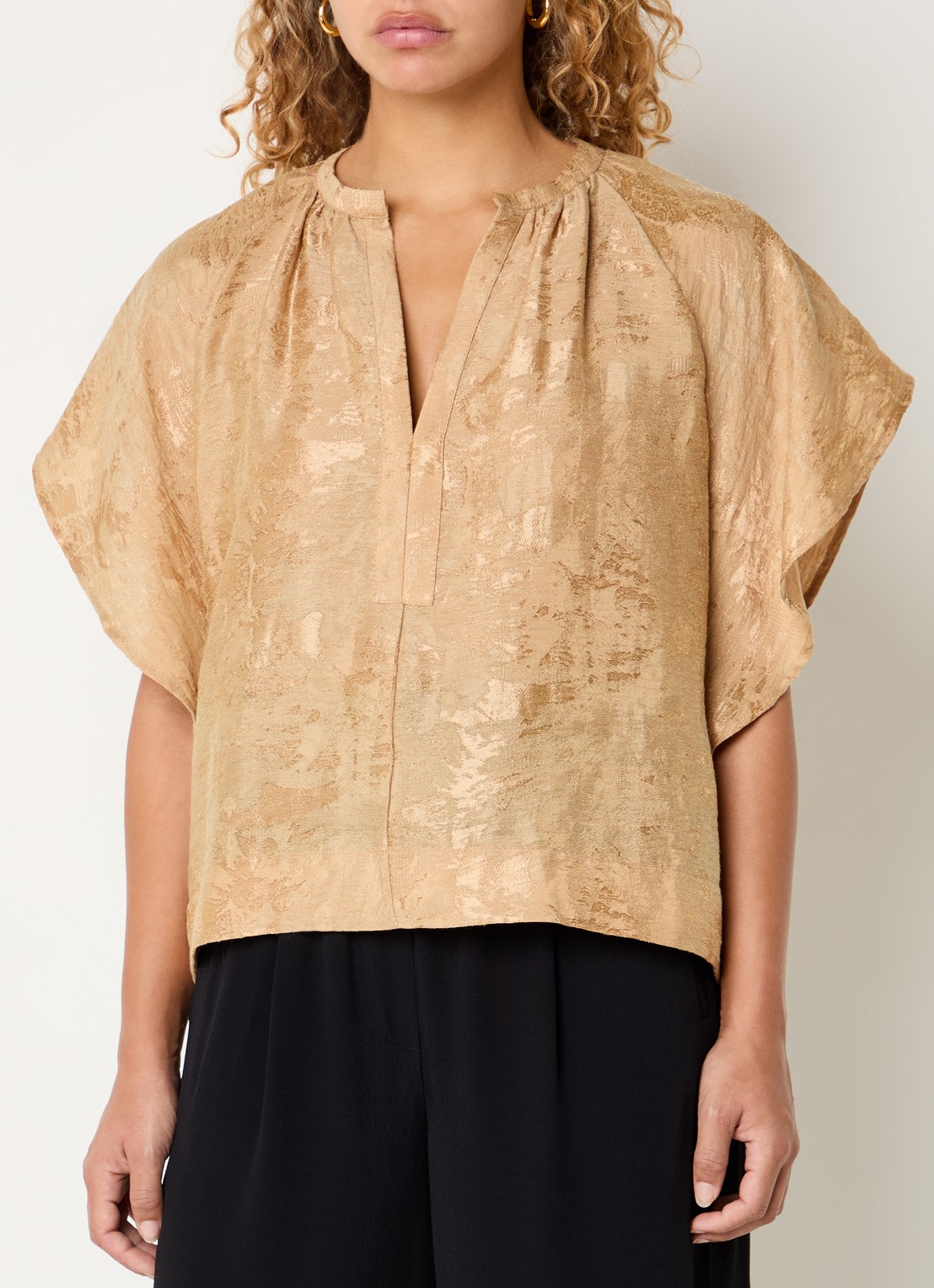 by-bar Vina tuniek met jacquard dessin en V-hals - detail 2 camel
