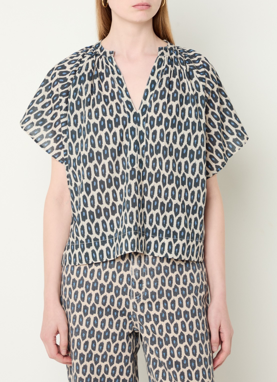 by-bar Vina tuniek met print - detail 2 donkerbeige