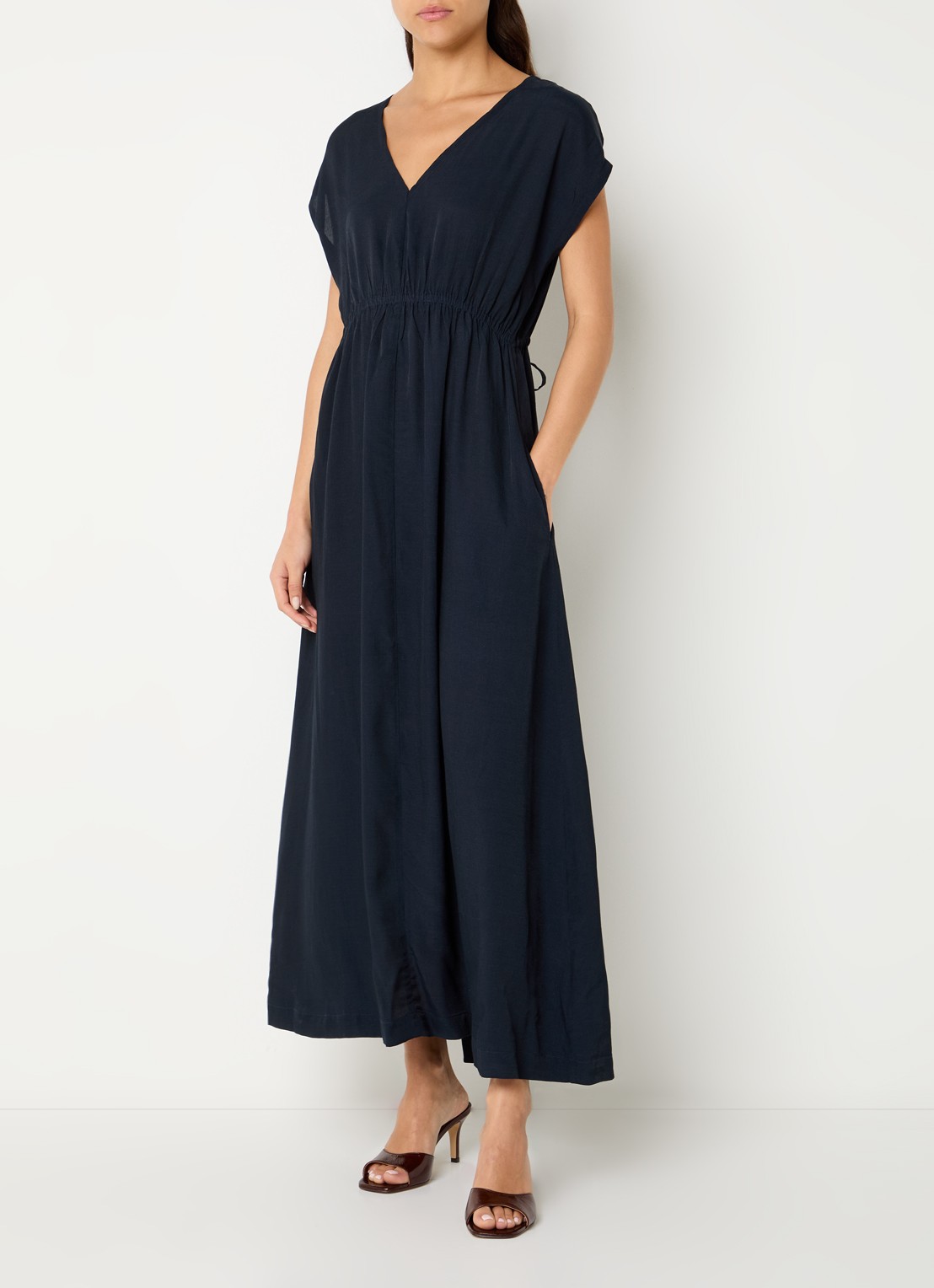 by-bar Yuki maxi jurk van crêpe met steekzakken - detail 3 donkerblauw