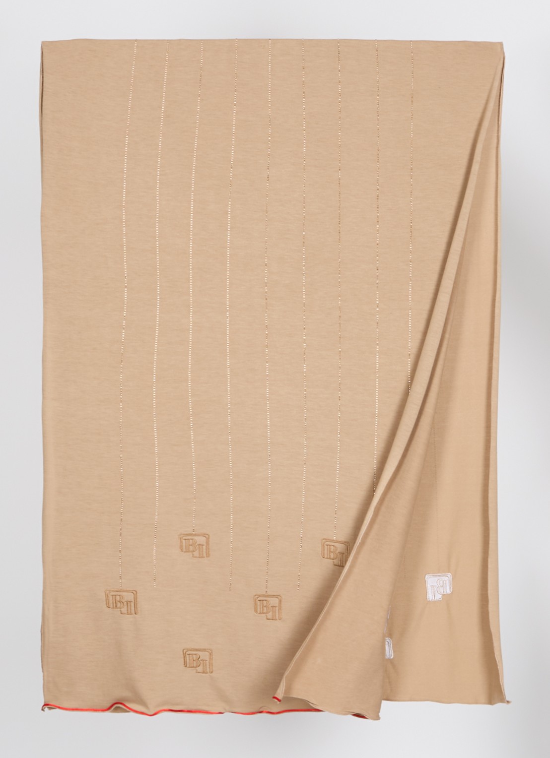 BYLIMA Ricamo Logo sjaal met strass 200 x 75 cm - detail 3 beige