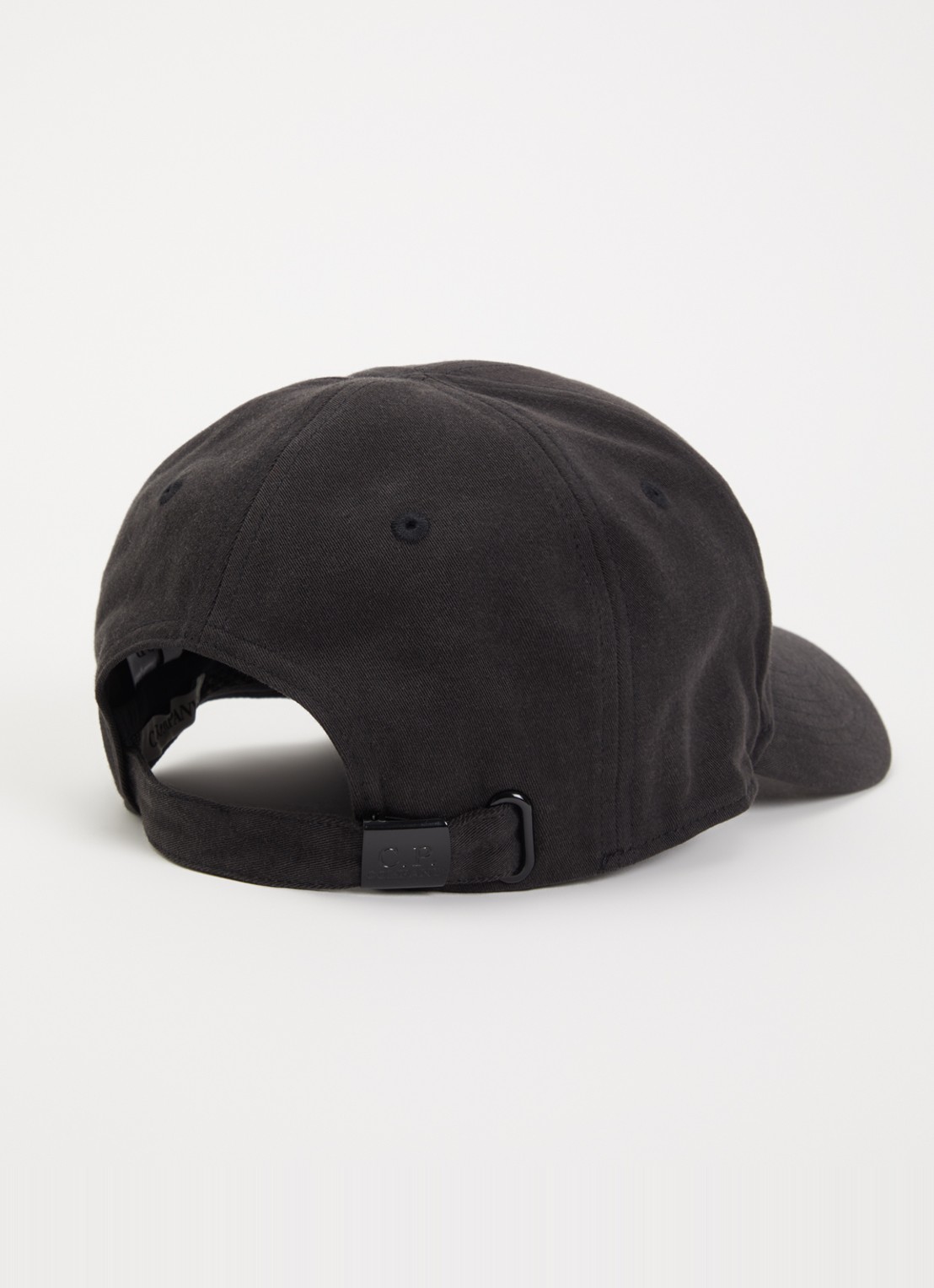 C.P. Company Gabardine pet met logoborduring - detail zwart