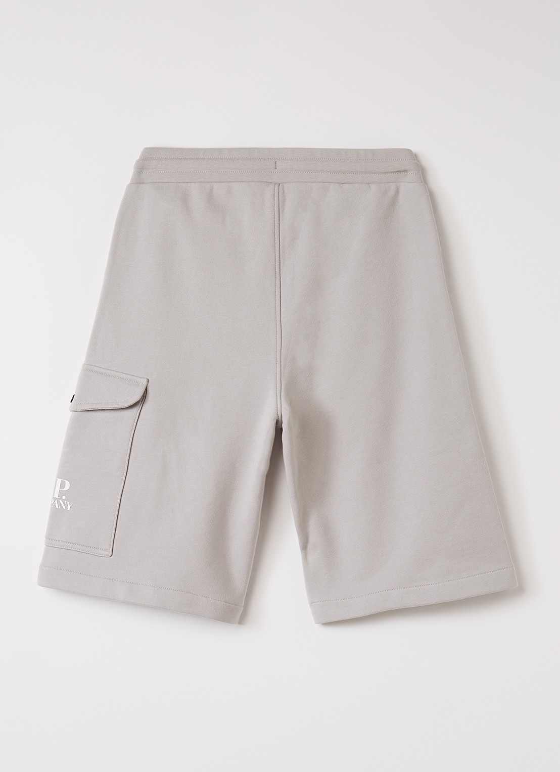 C.P. Company Loose fit korte joggingbroek met klepzak - voorkant 3 grijs
