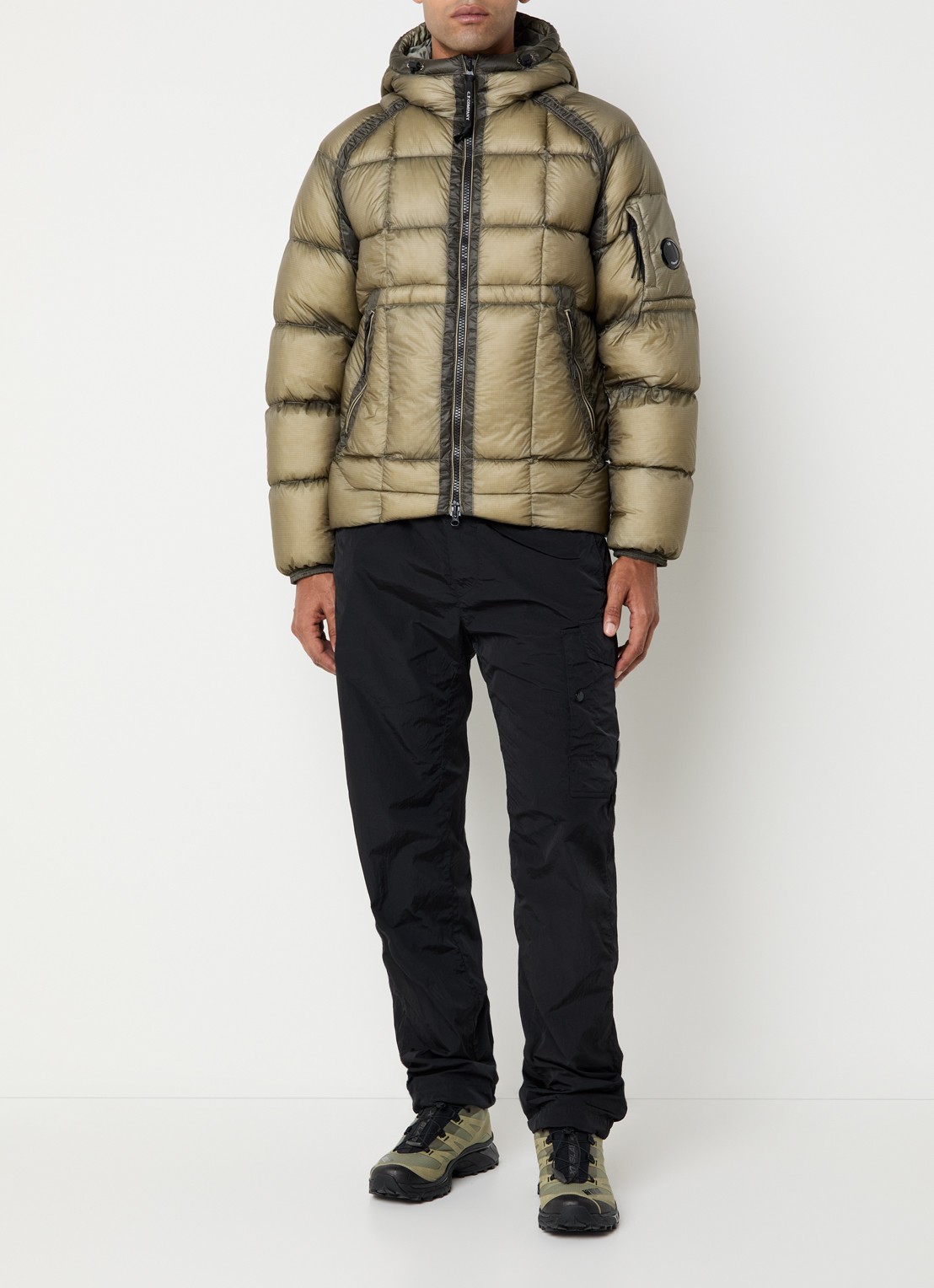 C.P. Company Puffer jack met donsvulling en logo - voorkant 4 lindegroen