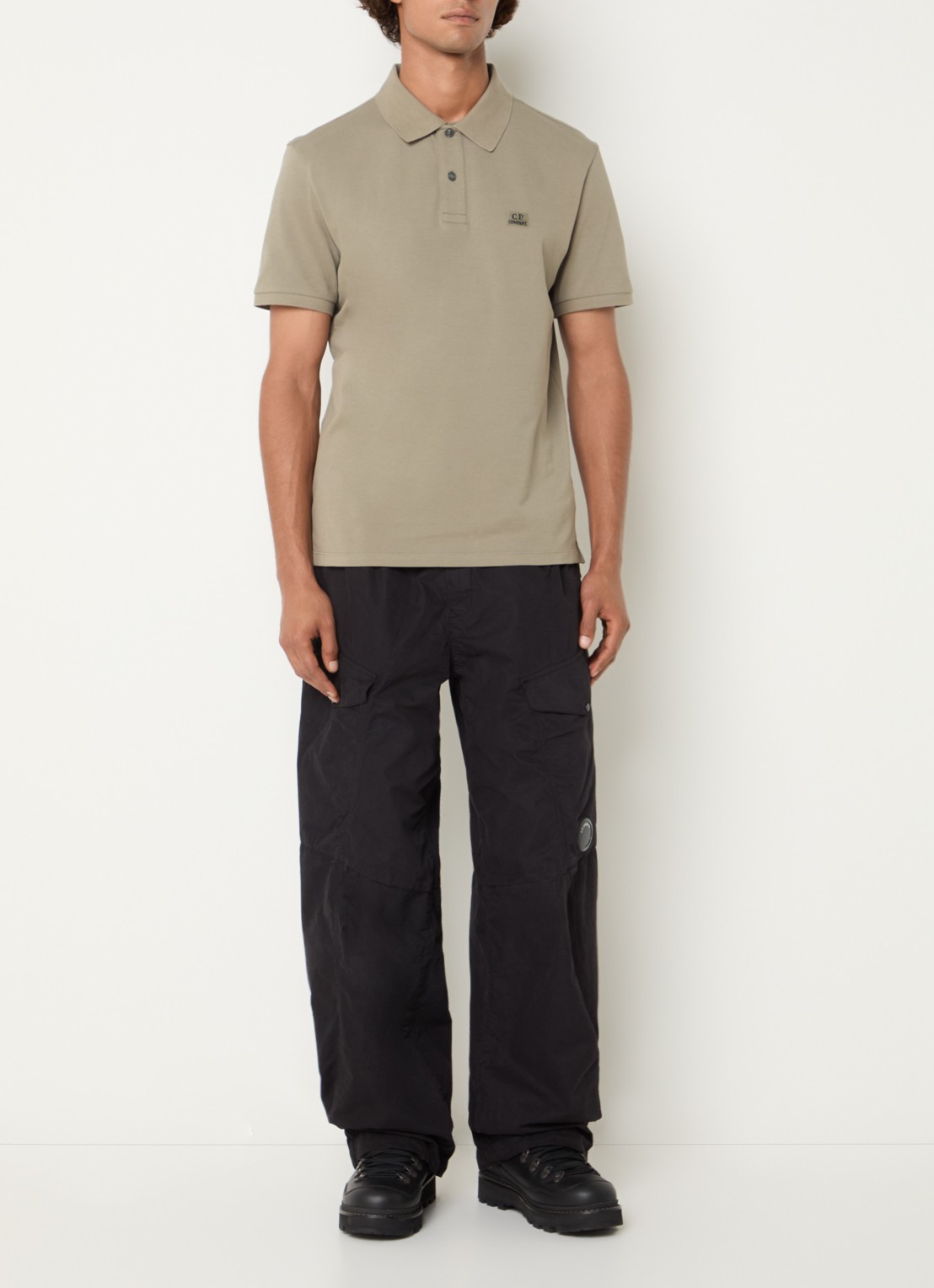 C.P. Company Regular fit polo met logo - voorkant 3 taupe