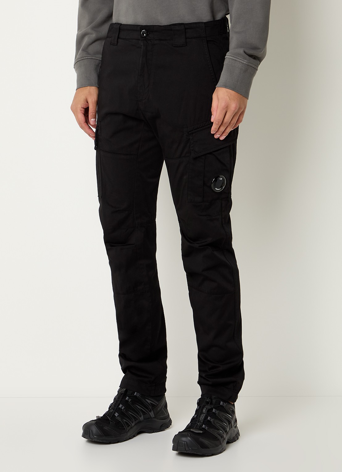 C.P. Company Slim fit cargobroek met klepzakken en logo - detail 2 zwart