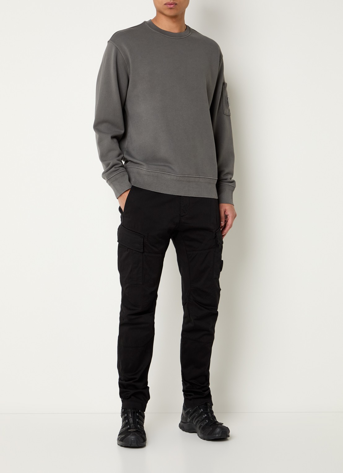 C.P. Company Slim fit cargobroek met klepzakken en logo - voorkant 5 zwart