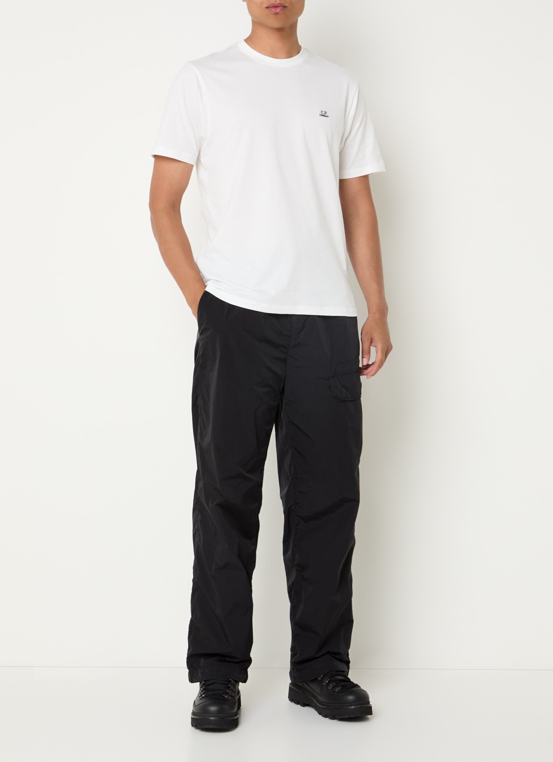 C.P. Company Straight fit cargobroek met logo - voorkant 5 zwart