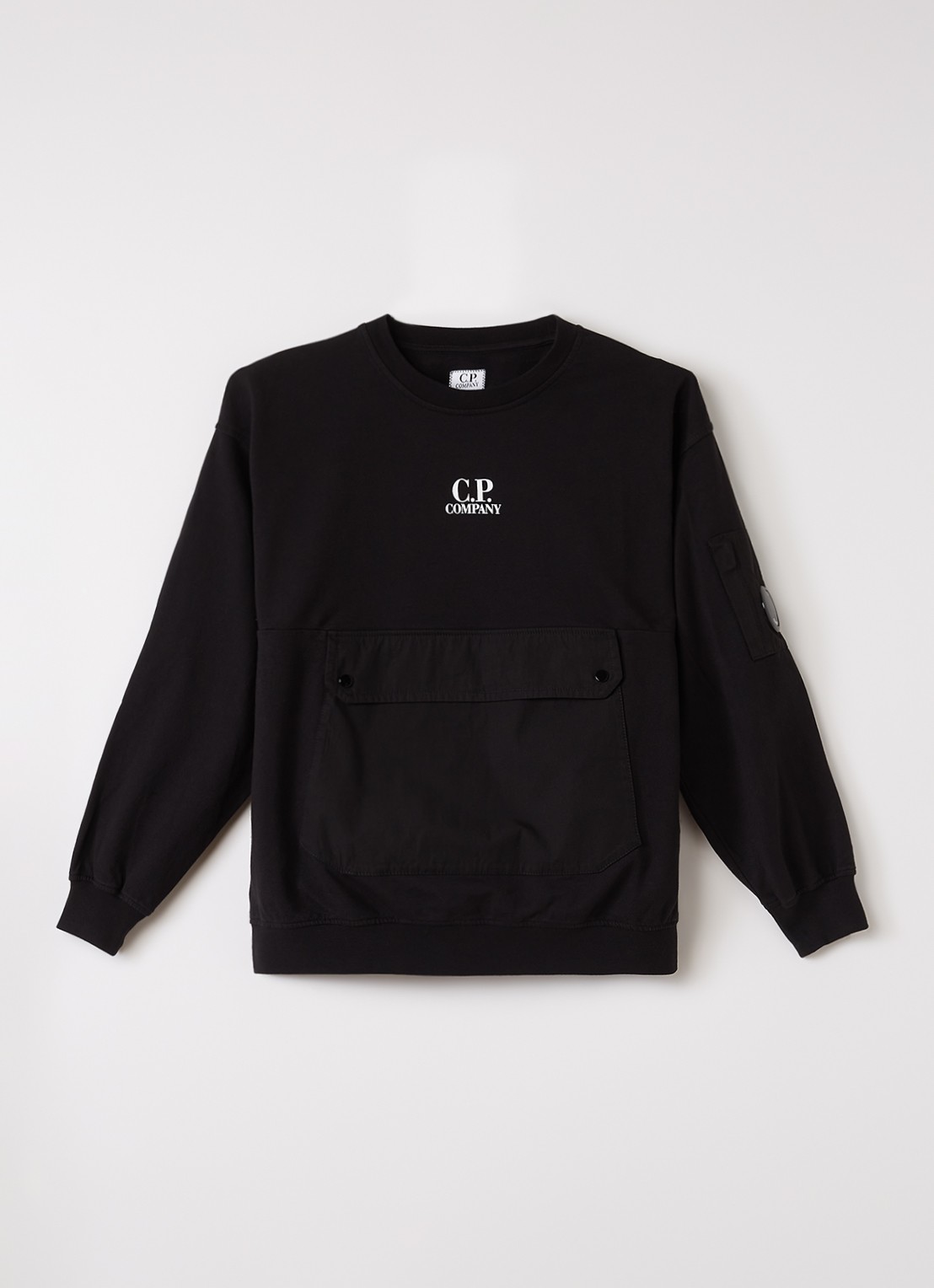 C.P. Company Sweater met logo en klepzak - voorkant zwart