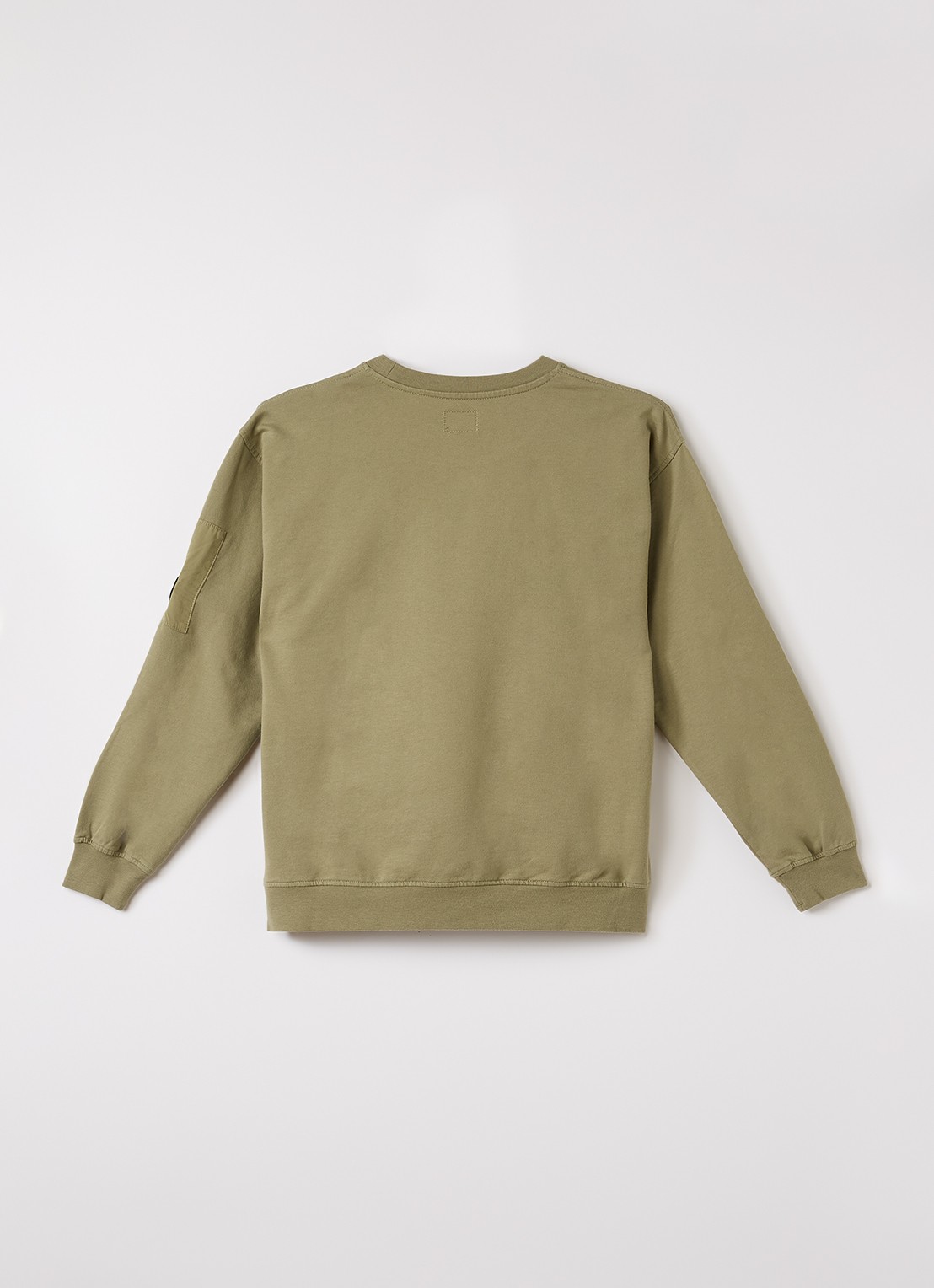 C.P. Company Sweater met logo en klepzak - voorkant 2 mosgroen