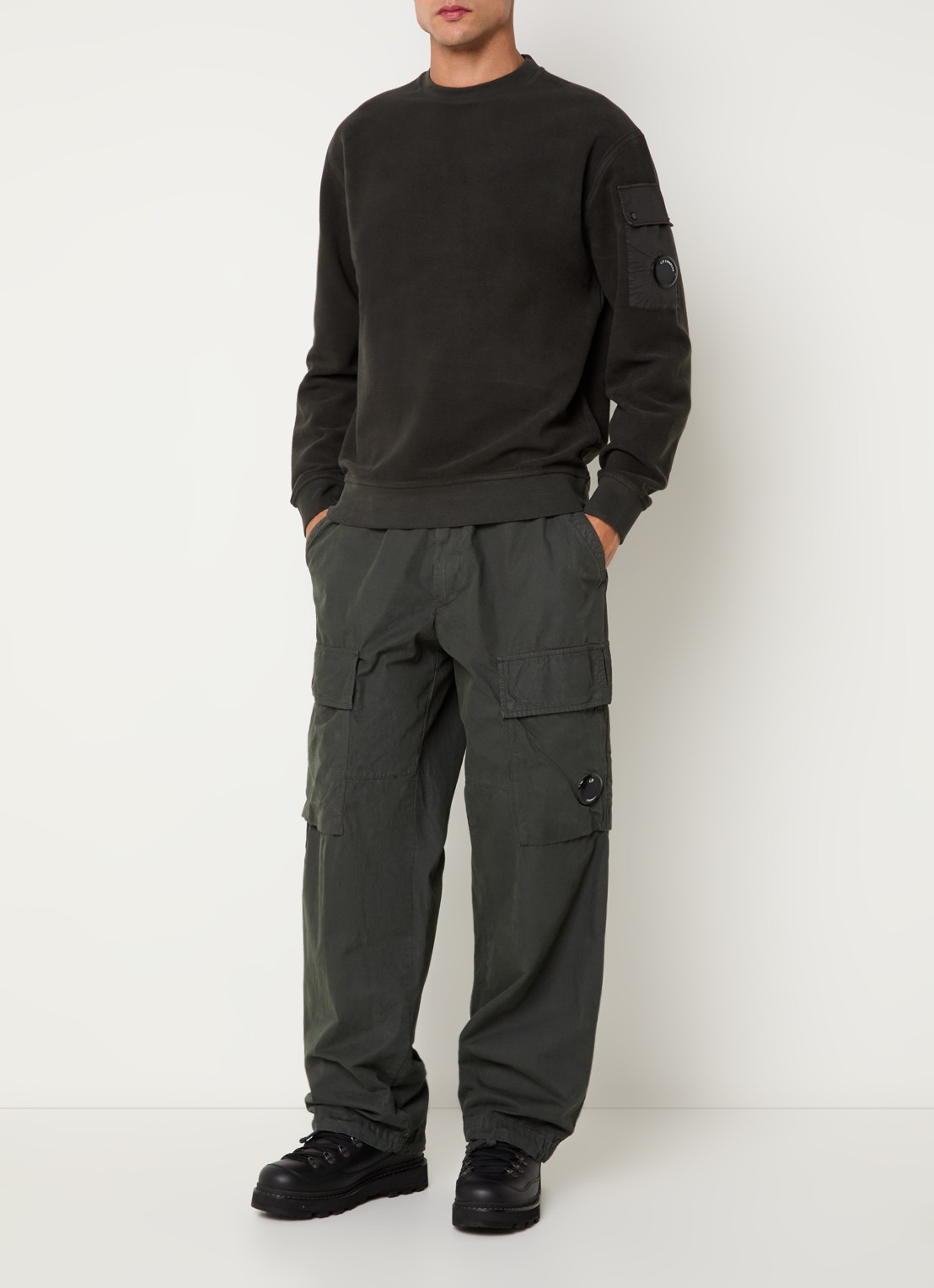 C.P. Company Sweater met logo - voorkant 2 bronsgroen