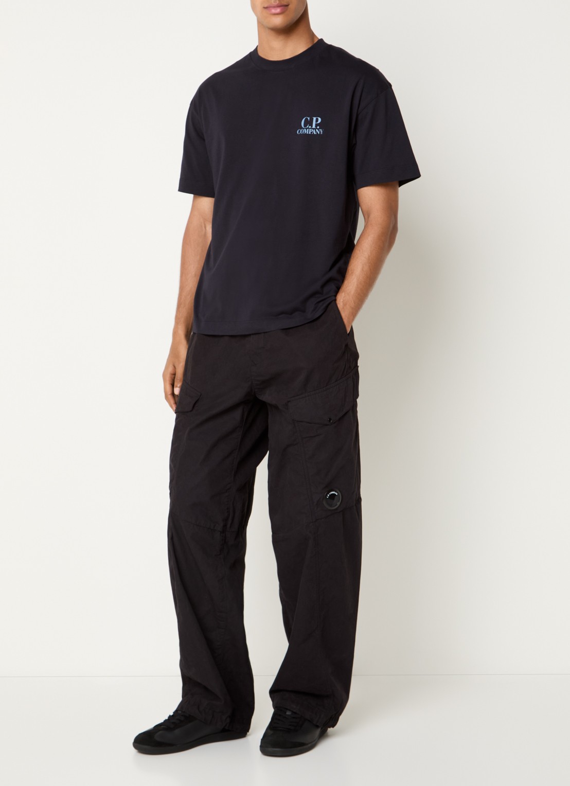 C.P. Company T-shirt met logo en backprint - voorkant 4 donkerblauw