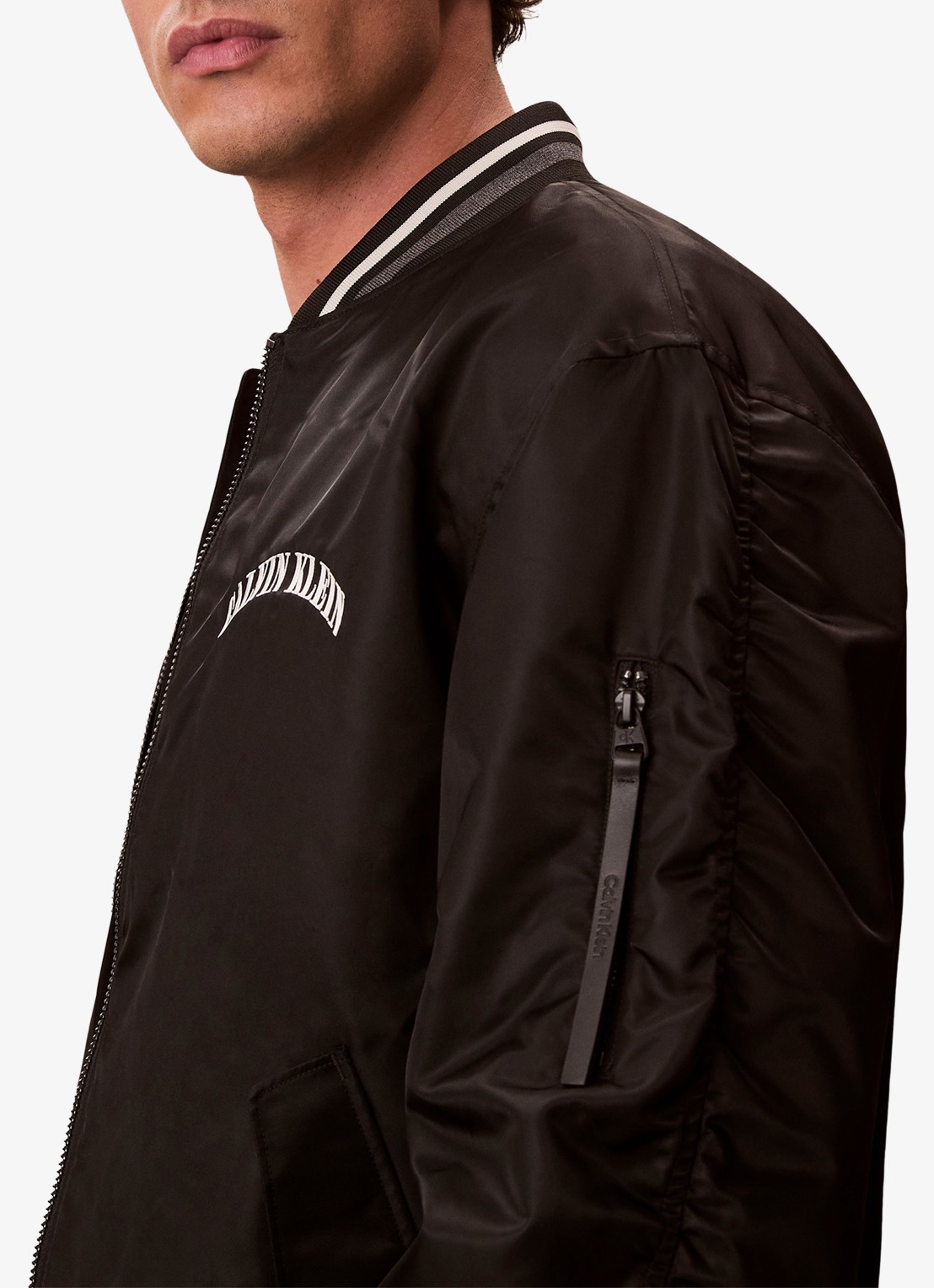 Calvin Klein Baseball jack met logo - detail 2 zwart