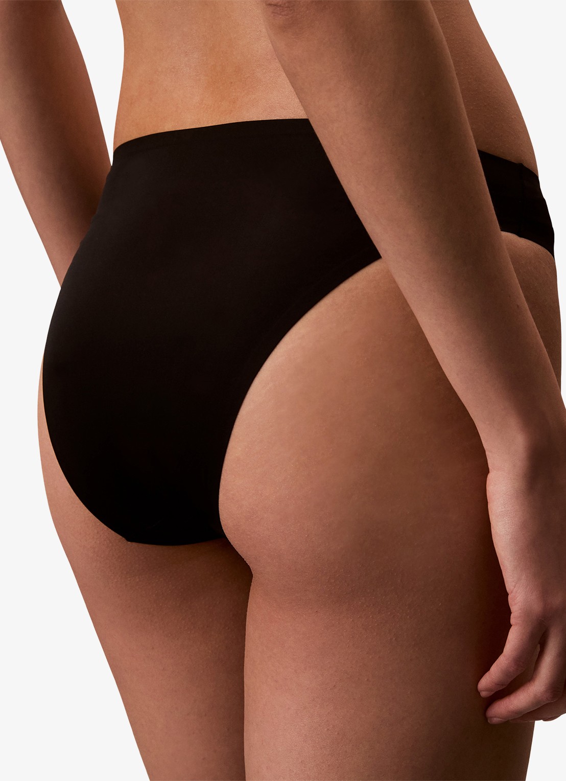 Calvin Klein Bikinislip met logo - achterkant zwart