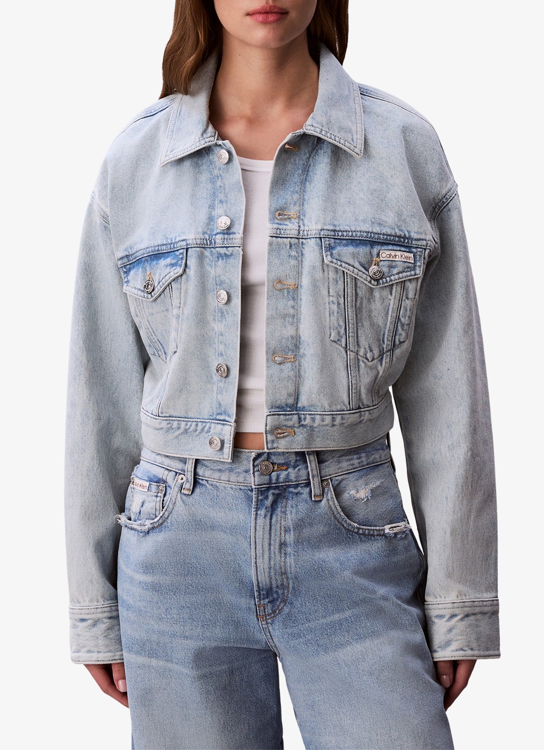 Calvin Klein Cropped spijkerjas met borstzakken - detail 4 denim