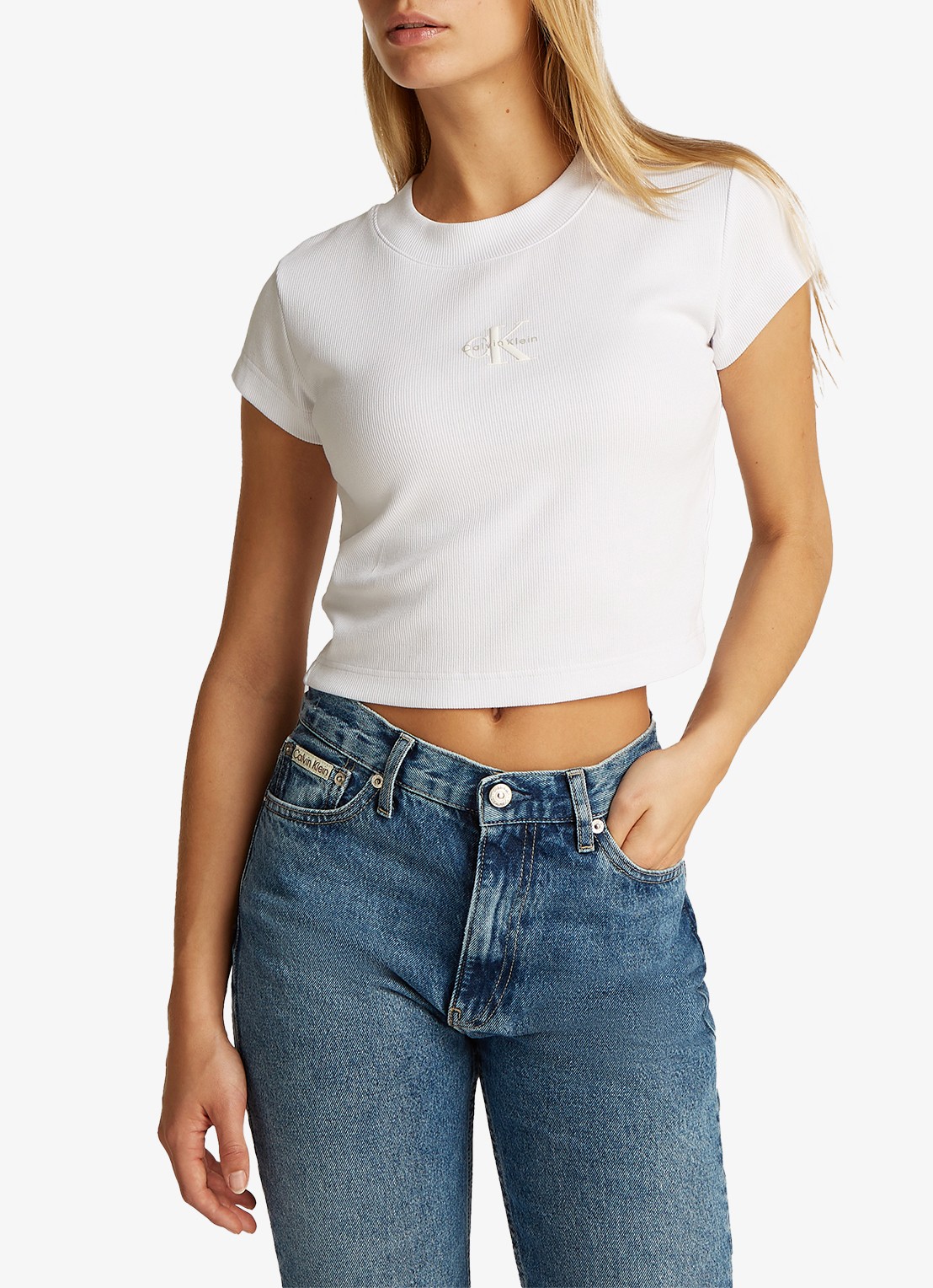 Calvin Klein Cropped T-shirt met logo - detail 2 wit