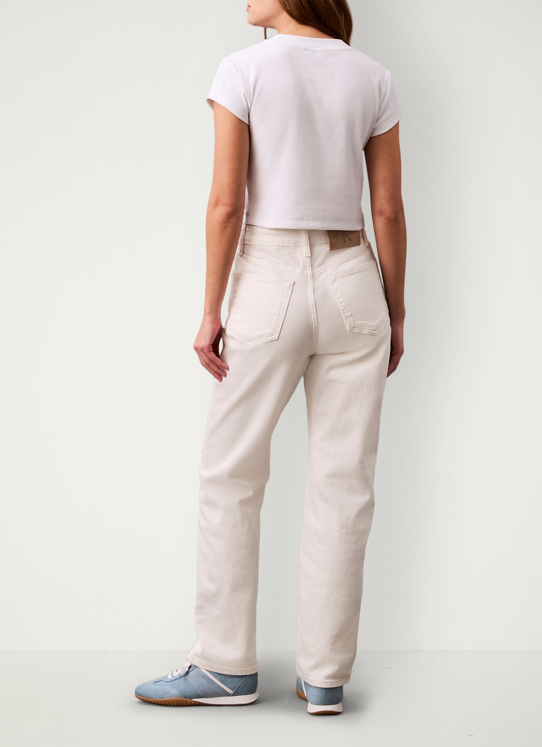 Calvin Klein Cropped T-shirt met logo - achterkant gebroken wit