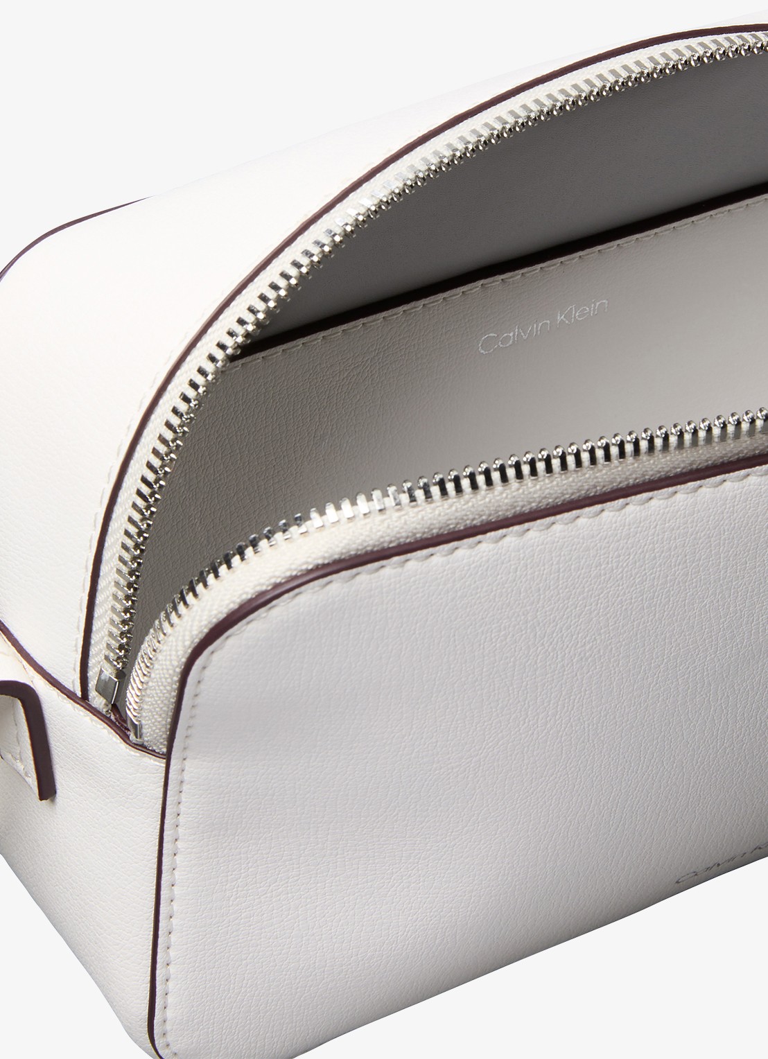 Calvin Klein Crossbodytas met logo - detail wit