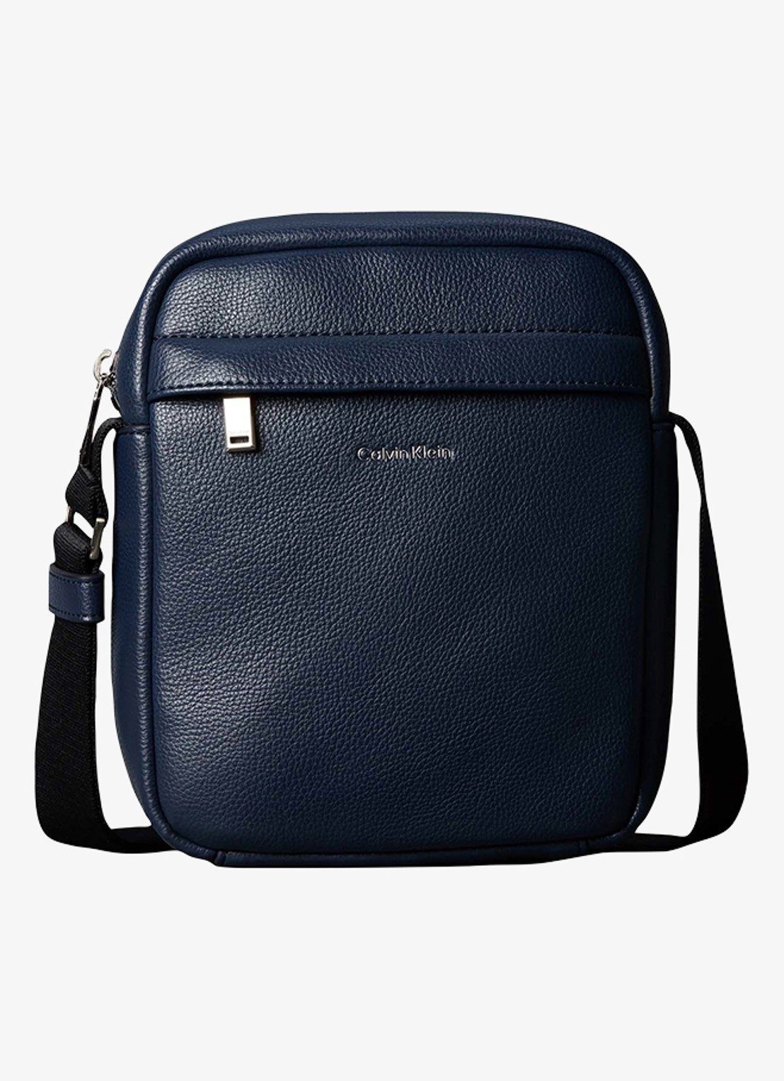 Calvin Klein Crossbodytas met verstelbare schouderriem en logo - voorkant 2 blue nights-cci