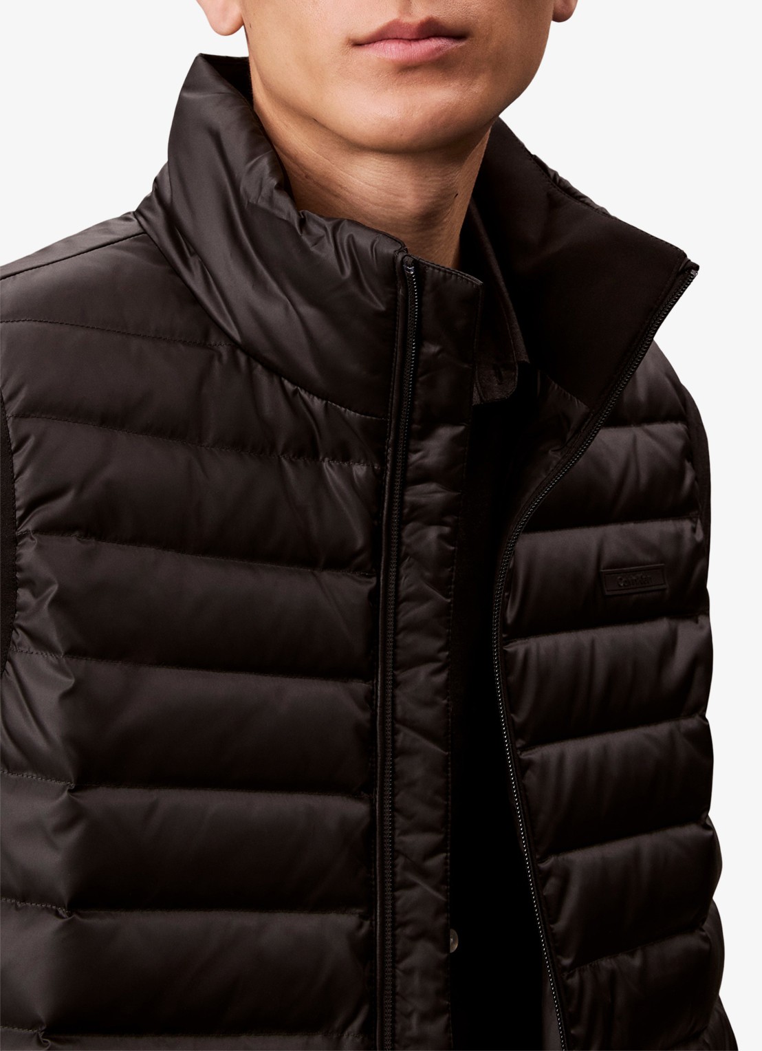 Calvin Klein Gewatteerde bodywarmer met opstaande kraag  - detail 5 zwart