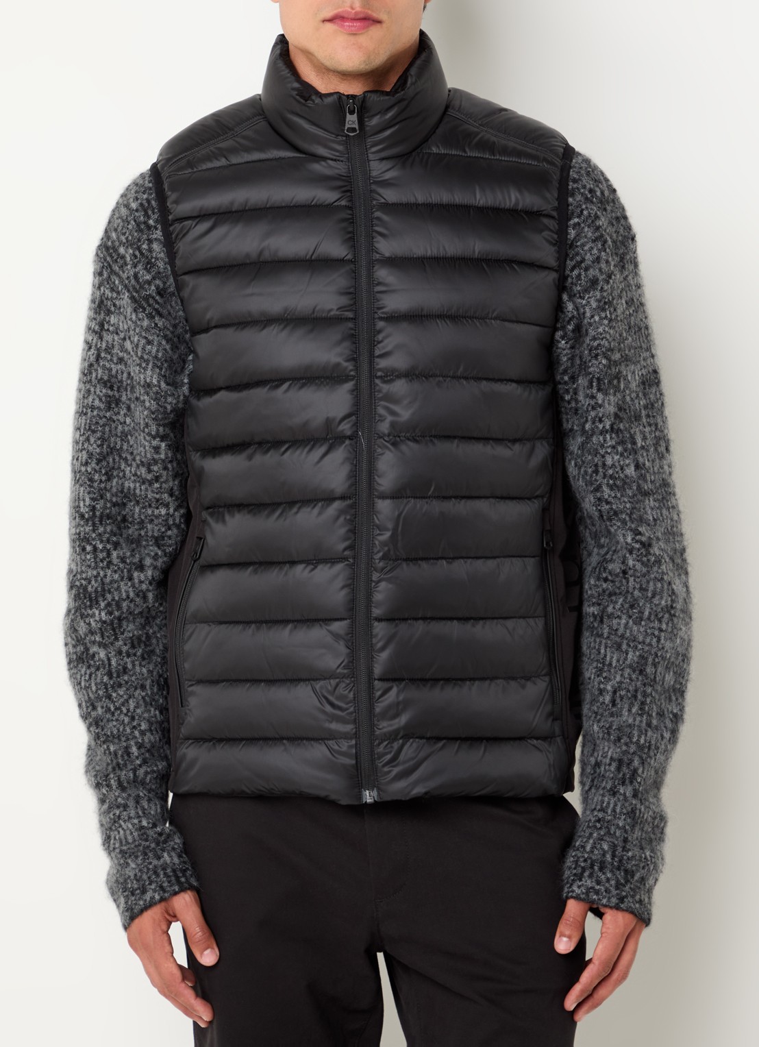 Calvin Klein Gewatteerde bodywarmer met ritszakken - detail 2 zwart