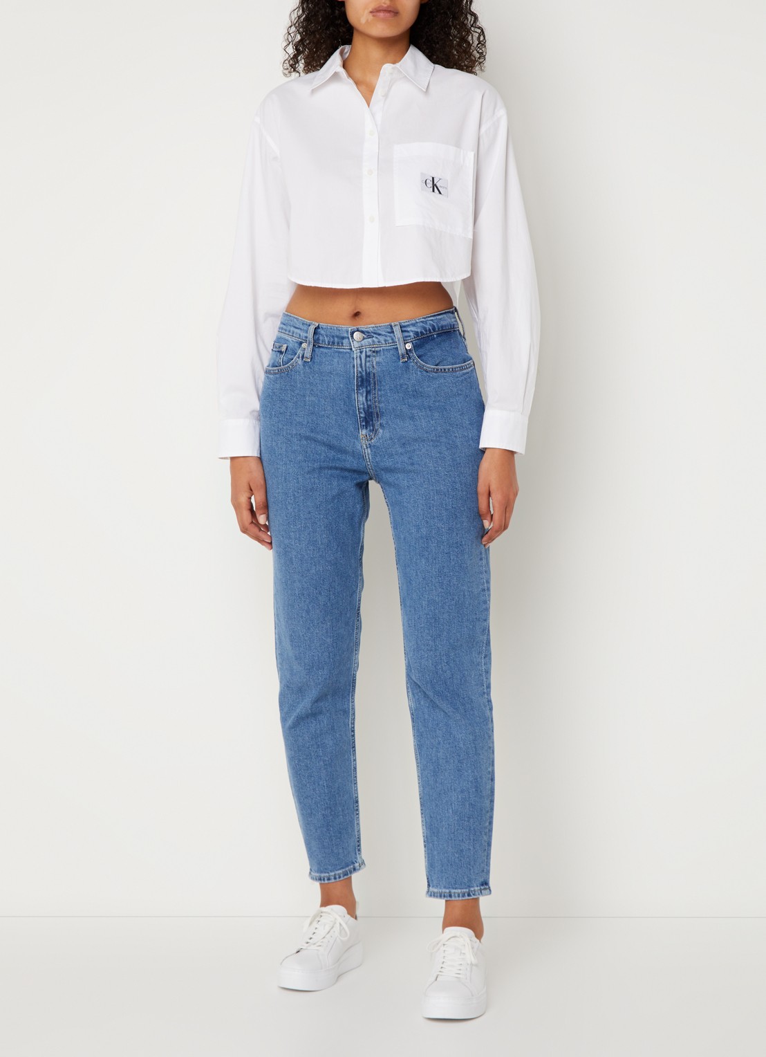 Calvin Klein High waist cropped mom jeans met medium wassing - voorkant 5 indigo